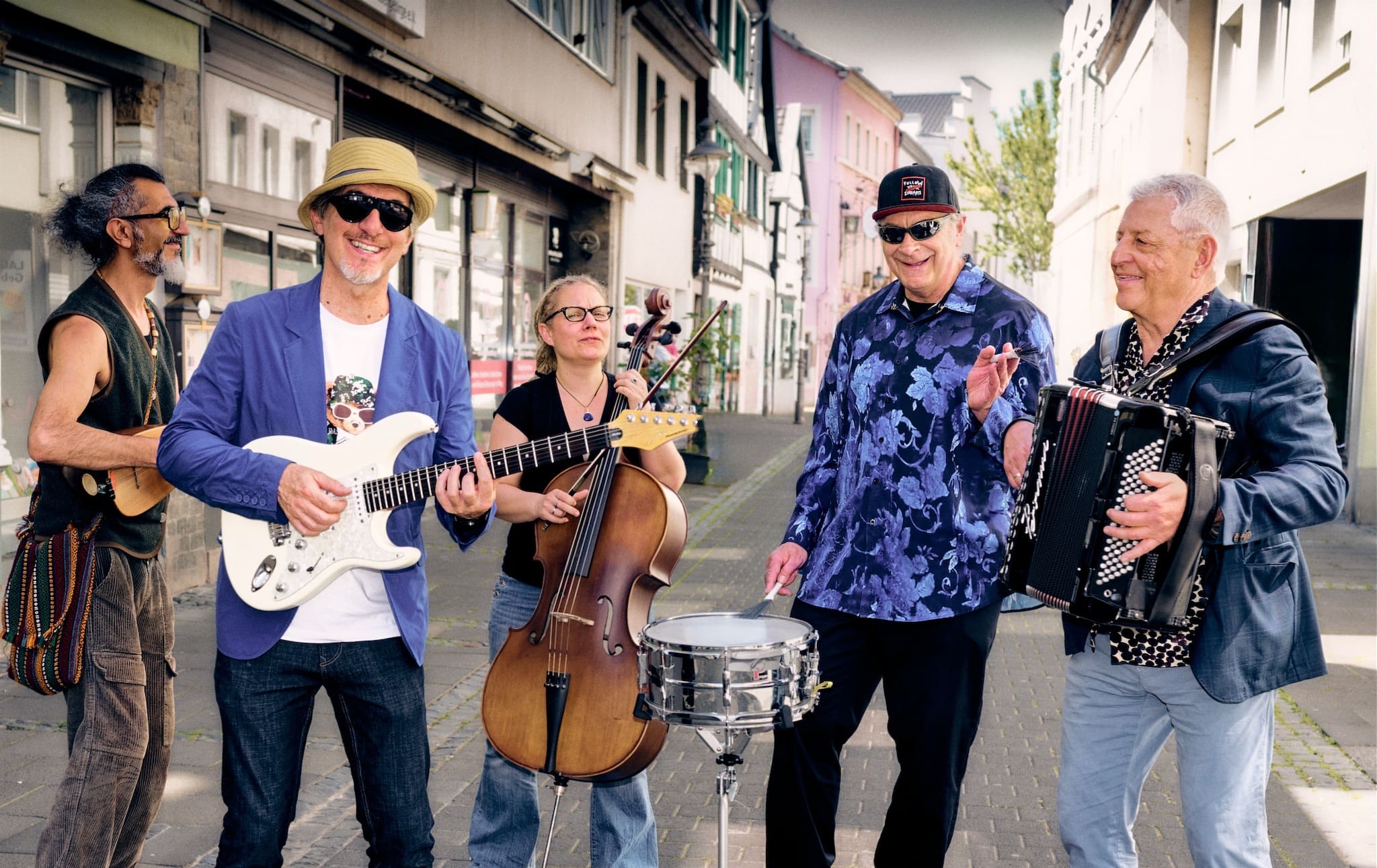 Sanat Band. Die Musiker:innen des Sanat Ensembles